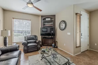 Photo #6: 6929251 Listing