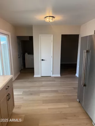 Photo #5: 6929258 Listing