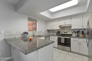 Photo #2: 6929289 Listing 