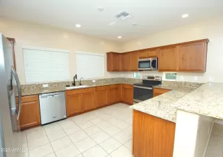 Photo #5: 6929309 Listing 