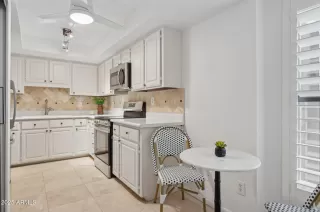 Photo #1: 6929416 Listing 