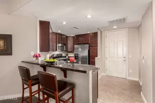 Photo #5: 6929478 Listing 