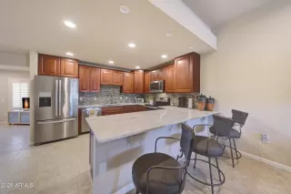 Photo #2: 6929526 Listing