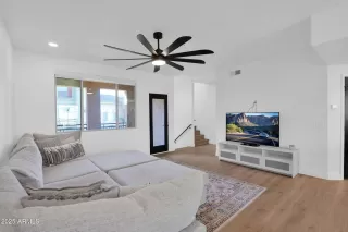 Photo #6: 6929567 Listing 