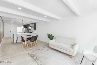 Photo #2: 6929582 Listing 