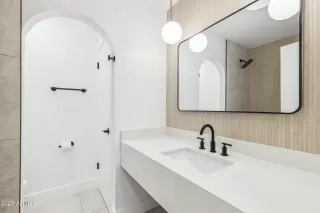 Photo #5: 6929582 Listing 