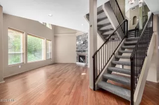 Photo #2: 6929585 Listing 