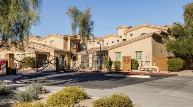 MLS: 6929589 Condo For Sale