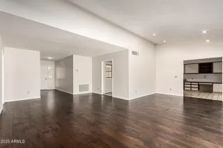 Photo #3: 6929648 Listing 