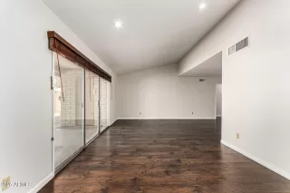 Photo #5: 6929648 Listing 