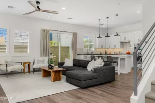 Photo #3: 6929848 Listing 