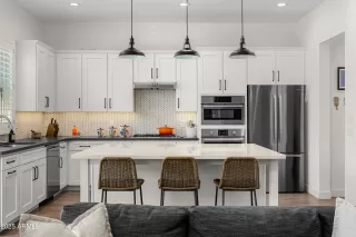 Photo #4: 6929848 Listing 