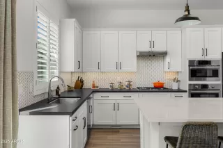 Photo #6: 6929848 Listing 