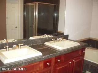 Photo #6: 6929919 Listing 