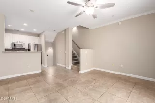 Photo #5: 6930386 Listing