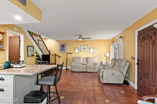 Photo #6: 6930454 Listing