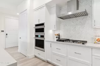 Photo #4: 6930670 Listing