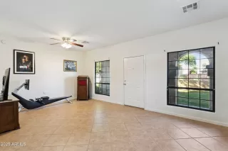 Photo #5: 6930751 Listing 