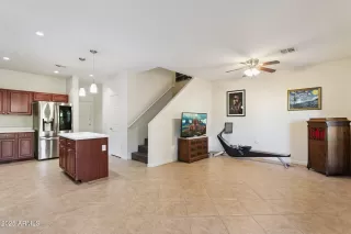 Photo #6: 6930751 Listing 