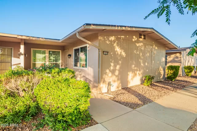 MLS: 6930913 Condo For Sale