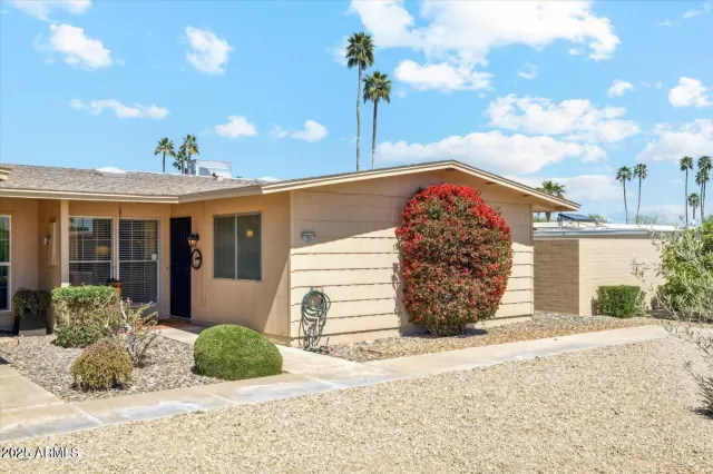 MLS: 6930920 Condo For Sale