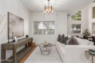 Photo #5: 6930926 Listing 