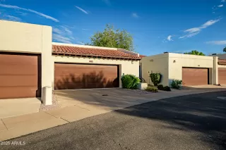 Photo #5: 6930948 Listing