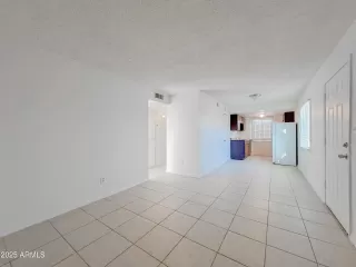 Photo #4: 6930970 Listing 