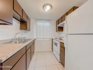 Photo #6: 6930970 Listing 