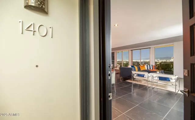 MLS: 6931080 Condo For Sale