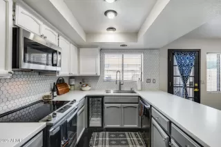 Photo #3: 6931165 Listing