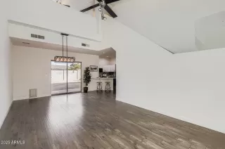 Photo #6: 6931368 Listing 