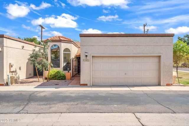 MLS: 6931395 Condo For Sale