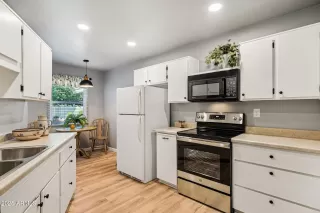 Photo #5: 6931637 Listing