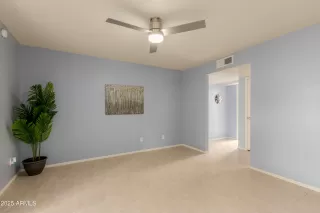 Photo #5: 6931679 Listing