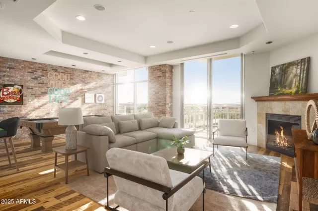 MLS: 6931778 Condo For Sale