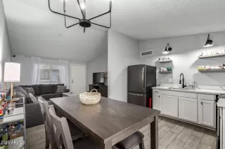 Photo #4: 6931812 Listing 