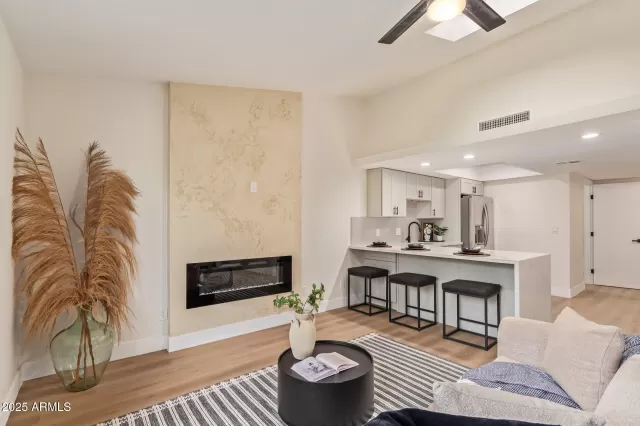 MLS: 6931888 Condo For Sale