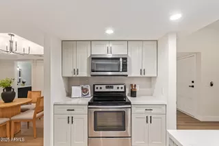 Photo #3: 6931888 Listing