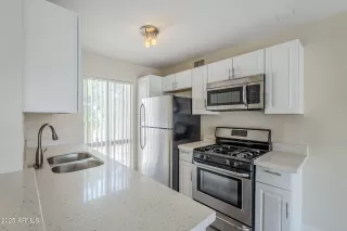 Photo #3: 6931895 Listing 