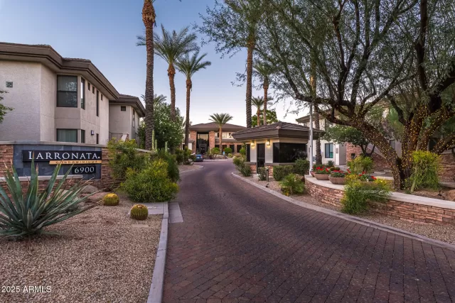 MLS: 6931924 Condo For Sale