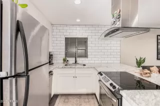 Photo #2: 6932003 Listing