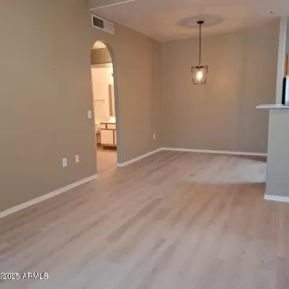 Photo #2: 6932137 Listing