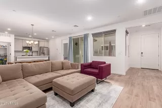 Photo #3: 6932199 Listing 