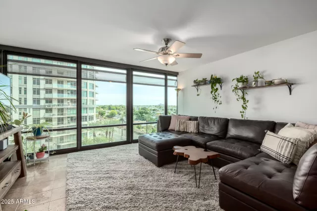 MLS: 6932203 Condo For Sale