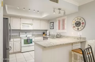 Photo #5: 6932418 Listing 