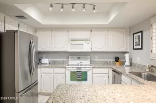 Photo #6: 6932418 Listing 