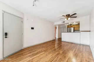 Photo #5: 6932435 Listing 