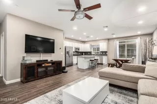 Photo #1: 6932528 Listing 