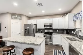 Photo #3: 6932528 Listing 